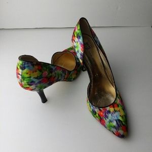 Like New Anne Klein  3 inch pumps